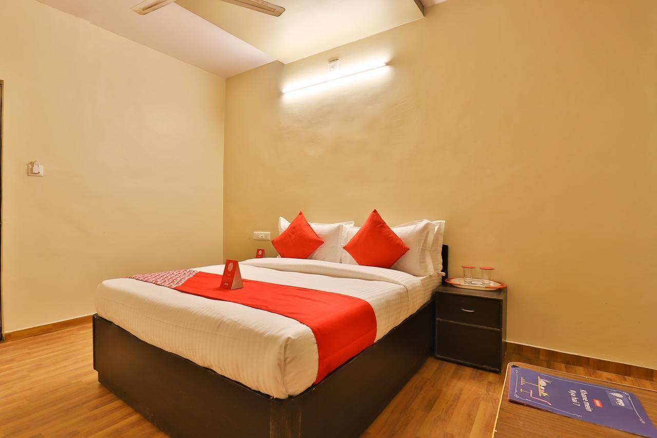 Oyo 11427 Hotel Kalyan Ахмедабад Екстер'єр фото